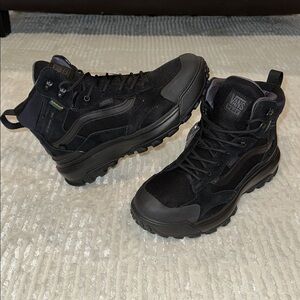New VANS Sales SAMPLE Crestline WaterProof Shoes / Boots